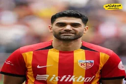 بازگشت کریمی به ایران؛ علی کریمی به سپاهان پیوست