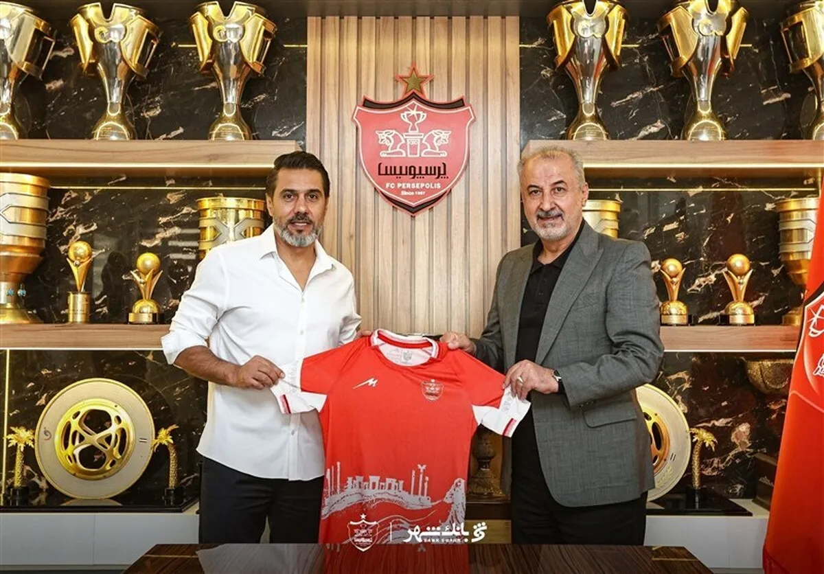 افشین پیروانی با پرسپولیس تمدید کرد