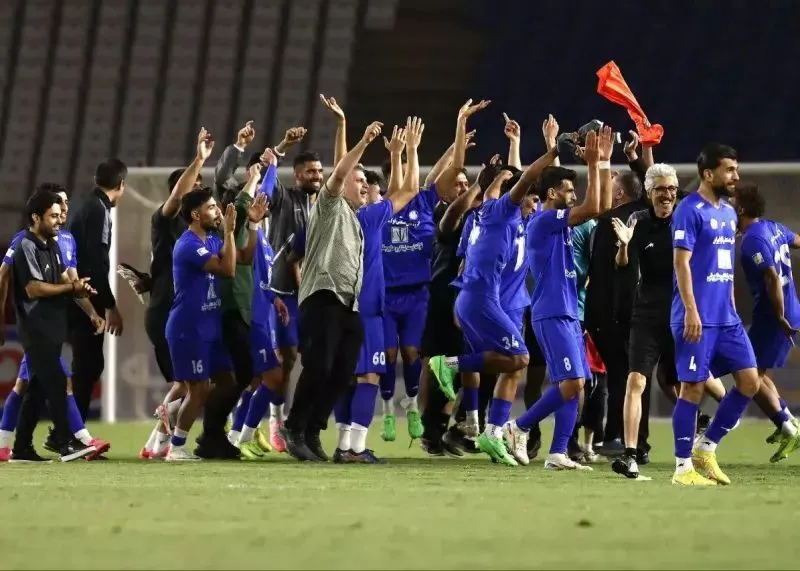 دیس&zwnj;بک سنگین استقلالی&zwnj;ها به پوستر پرسپولیس
