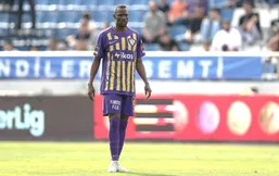 مذاکره کارتال با مهاجم محبوب استقلال!