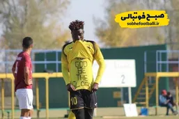 پنجره نقل&zwnj;وانتقالات استقلال بسته، اما امید به بازگشت مهاجم قرقیزستانی زنده است