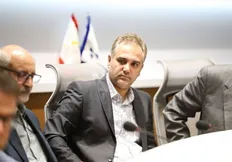 تصویر خبر روشنک: لیگ برتر فوتبال باید تا پایان اردیبهشت تمام شود؛ تراکتور و استقلال خارج از استان و بدون تماشاگر برگزار می&zwnj;شود