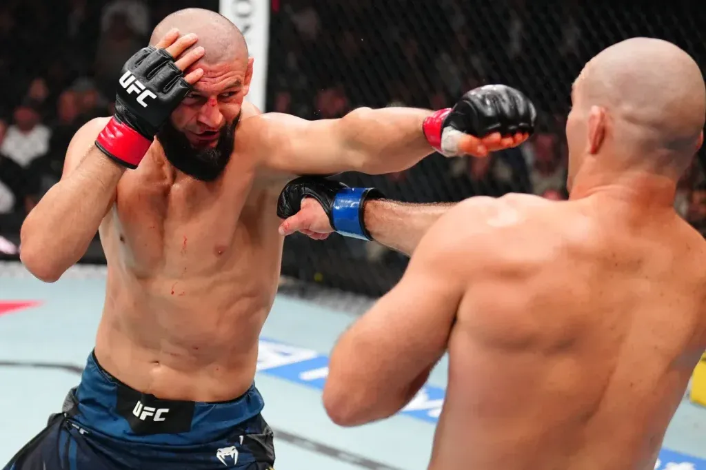 شان استریکلند با تحمیل اولین شکست حمزه چیمایف قهرمان میان وزن UFC شد
