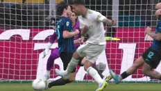 لحظه گلزنی لورنزو پلگرینی به اینتر در دقیقه ۷۰ بازی سن&zwnj;سیرو، ۱۶ فروردین ۱۴۰۵ / ۵ آوریل ۲۰۲۶