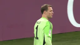 انتقام نویر از امباپه؛ سوپر واکنش تماشایی مانوئل نویر در نبرد با رئال مادرید + ویدیو