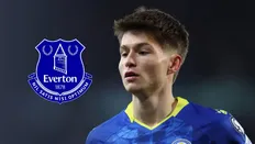 اسمیر بایراکتارویچ، ستاره PSV، با لوگو اورتون