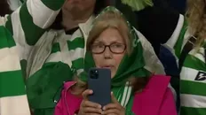 هوادار مسن اسپورتینگ در ورزشگاه