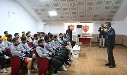 کلاس داوری و پزشکی در اردوگاه سرخ&zwnj;ها؛ پرسپولیسی&zwnj;ها پای درس رفتند