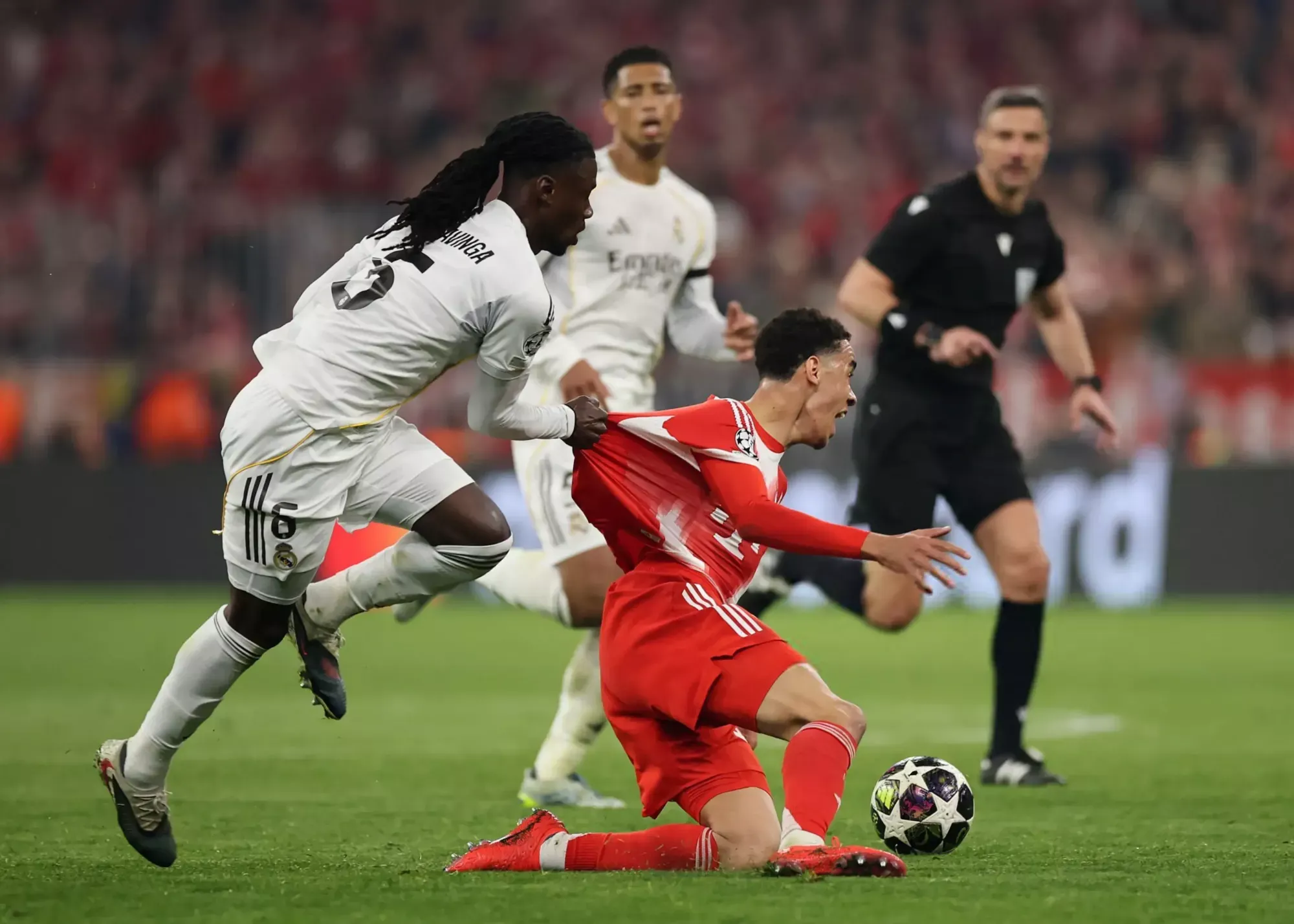 خطای کاماوینگا در دقیقه ۸۵ بازی بایرن مونیخ و رئال مادرید