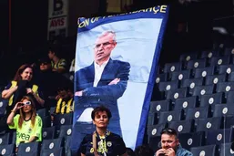 بنر سرمربی پرسپولیس در ترکیه!