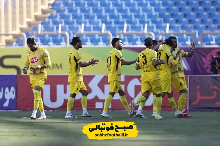 پرسپولیس در استادیوم سوت و کور شیراز زمین&zwnj;گیر شد