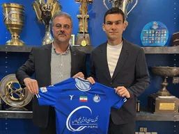 رستم آشورماتوف رسما استقلالی شد