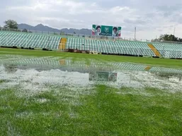 اجاره هلی&zwnj;کوپتر برای خشک کردن چمن ورزشگاه تختی خرم&zwnj;آباد