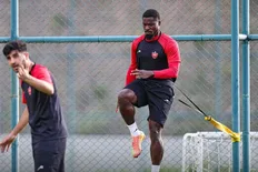 وحید هاشمیان: &laquo;سرژ اوریه آماده بازی در پرسپولیس است&raquo;