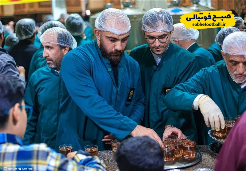 کشتی گیران در حرم امام رضا و با لباس خادمی