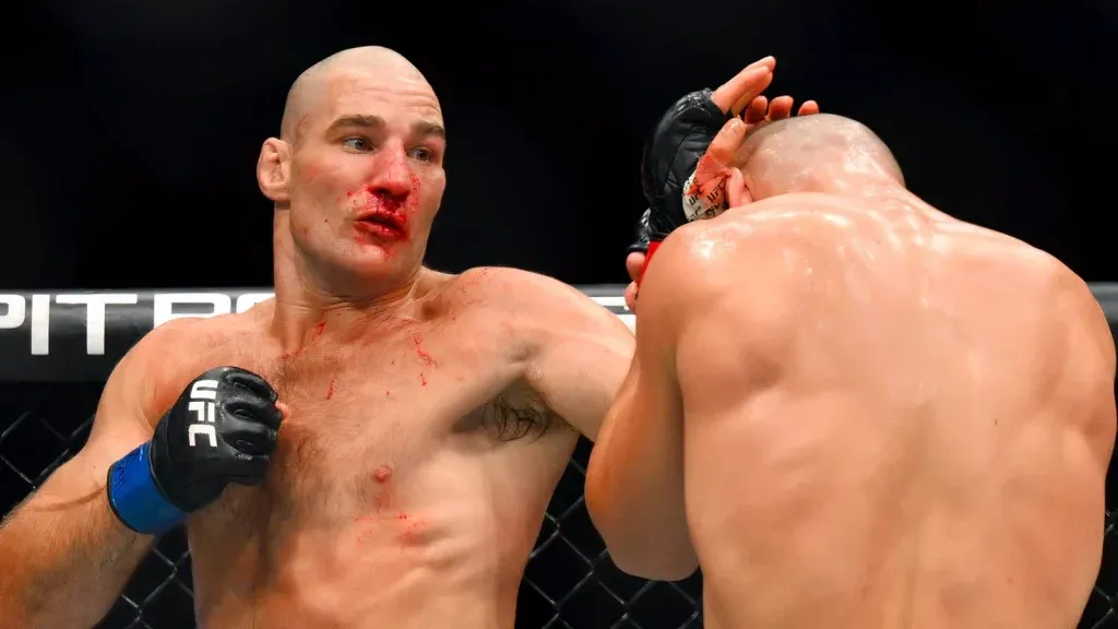 شان استریکلند با تحمیل اولین شکست حمزه چیمایف قهرمان میان وزن UFC شد