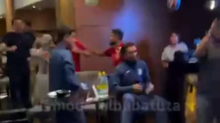 شادی بازیکنان تیم ملی هنگام گل سوم الجزایر 