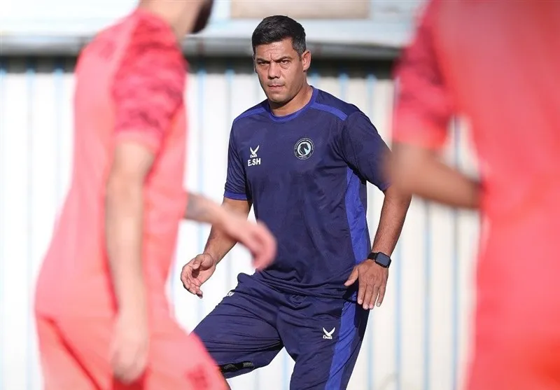 ابراهیم شکوری مربی تیم پیکان