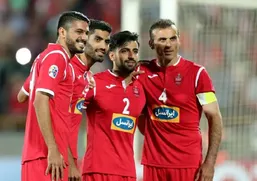 مدافع پرسپولیسی با سپاهان قرارداد بست؟