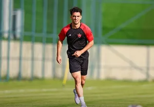 رسمی شد؛ بازیکن پرسپولیس شاگرد رحمتی در گل&zwnj;گهر شد