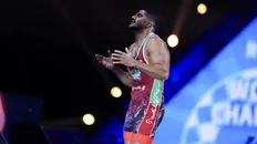 فیلم کامل درخشش غلامرضا فرخی در وزن ۸۷ کیلوگرم و کسب مدال طلای بازی&zwnj;های همبستگی