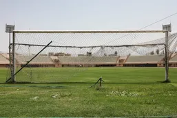 تعویض چمن ورزشگاه چادرملو