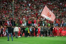 تصویر خبر ماشین خاص پیرمرد هوادار پرسپولیس!