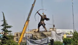 مجسمه آرش کمانگیر رونمایی شد