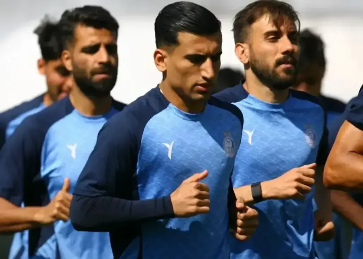 ترکیب استقلال مقابل تراکتور