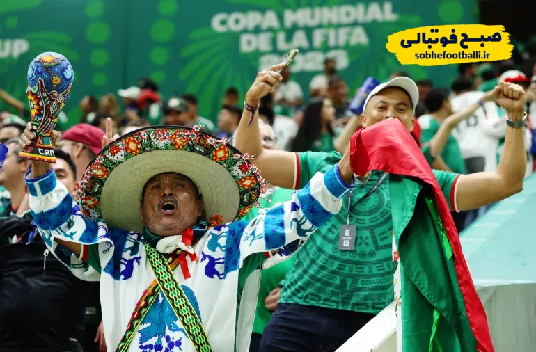 هواداران مکزیکی پس از مسابقه جشن گرفتند هواداران مکزیکی پس از مسابقه جشن گرفتند