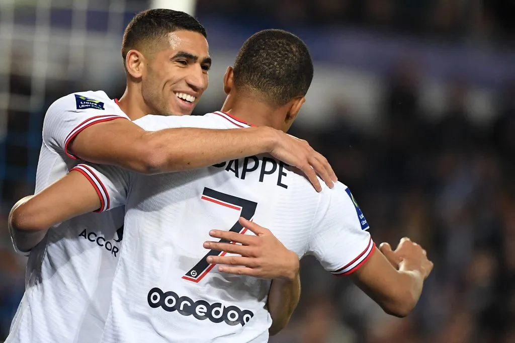 اشرف حکیمی و امباپه