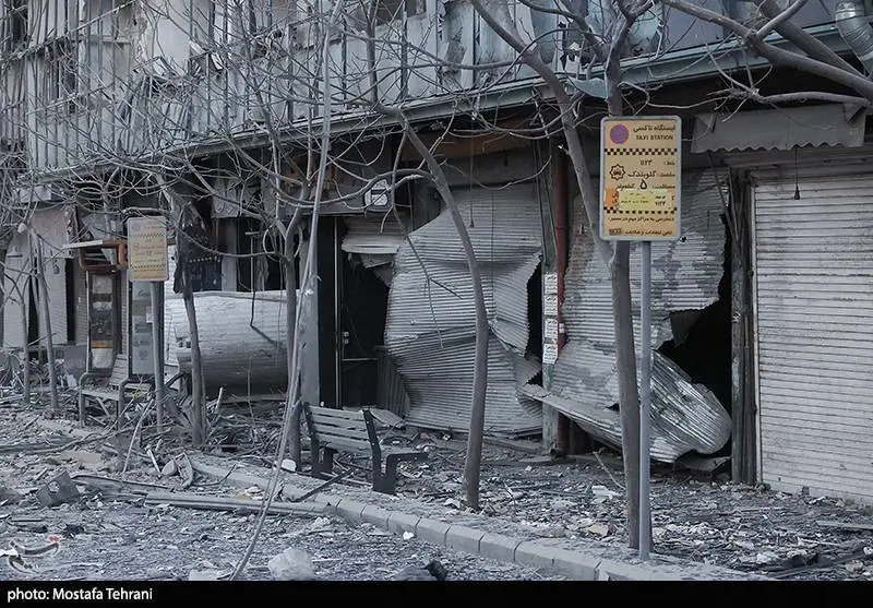 تصاویر تازه از وضعیت اطراف میدان انقلاب بعد از حمله