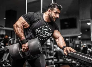 استوری خواننده لس&zwnj;آنجلسی در کنار هادی چوپان
