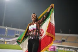 رویِ ماهِ طلا را ببوس