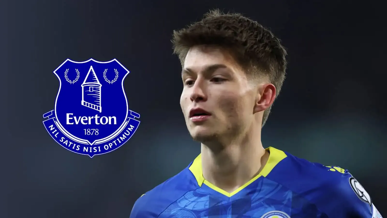 اسمیر بایراکتارویچ، ستاره PSV، با لوگو اورتون