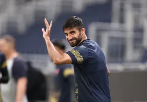 پرسپولیس با ملی&zwnj;پوشش به توافق رسید؛ میلاد محمدی ماندنی شد