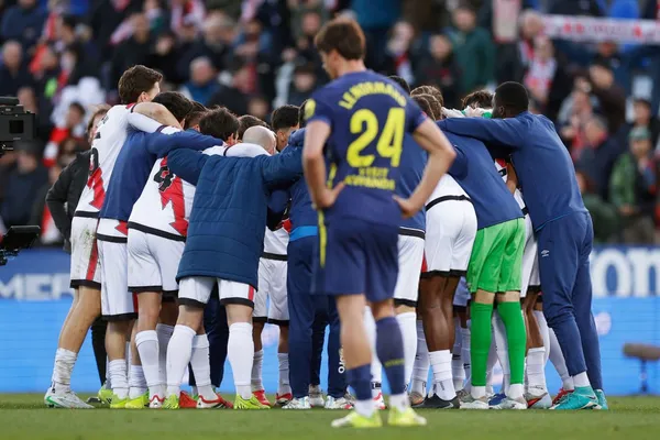 خلاصه بازی رایو وایه کانو ۳ - رئال اویدو ۰ | لالیگا - هفته ۱۷