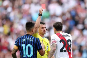 فوری؛ داور فینال لیگ نخبگان مشخص شد؟ / خبرنگار سعودی: ازبک از فرودگاه برگشت تا سوت بزند!