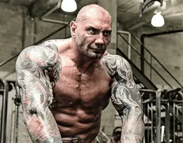 راز تناسب اندام دیو باتیستا؛ برنامه تمرینی و رژیم غذایی ستاره WWE و سینما