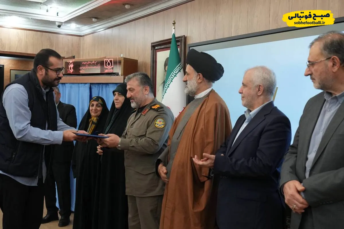 تقدیر رئیس بنیاد شهید از مدیران &laquo;ایران سامانه&raquo; در مراسم رونمایی