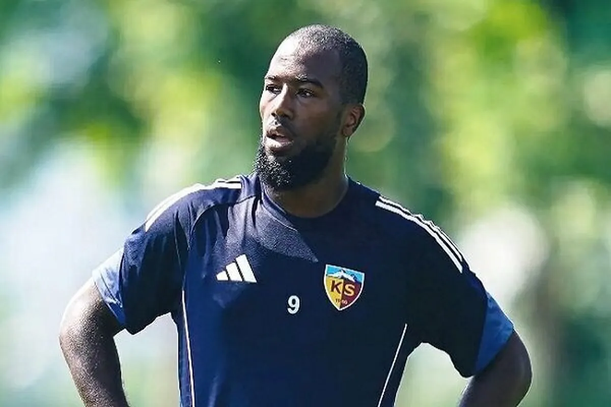 تکلیف مهاجم مدنظر استقلال مشخص شد؟