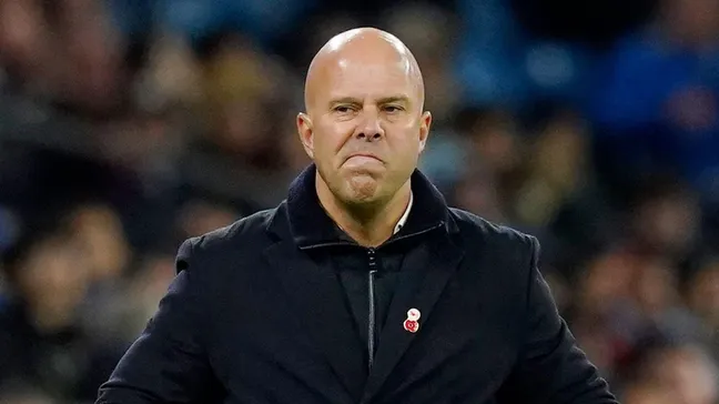 آژاکس به دنبال آرنه آشلوت؛ لیورپول موضع خود را مشخص کرد