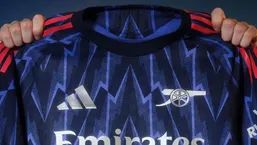 چرا آرسنال در بازی افتتاحیه لیگ قهرمانان از ترکیب لباسی غیرمعمول استفاده می&zwnj;کند؟