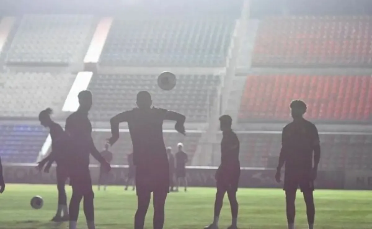 آلودگی هوا کار فوتبال و فوتسال تهران را تعطیل کرد