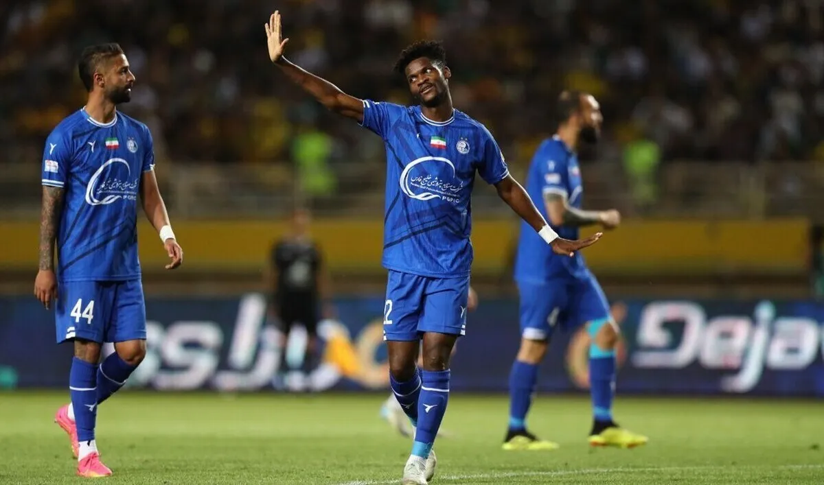 هافبک پر حاشیه استقلال بالاخره به ترکیه رسید