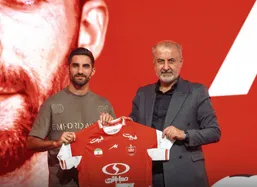 شوک به سرخ&zwnj;ها؛ میلاد محمدی در لیست مازاد پرسپولیس قرار گرفت